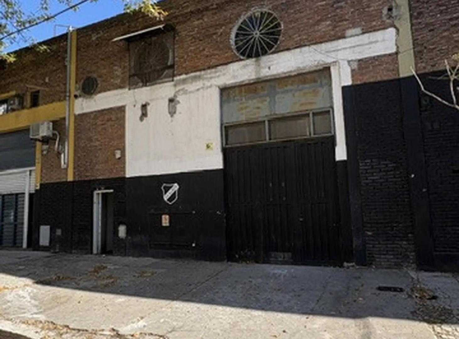 Excelente Depósito Entrada Camión. Floresta. 300m2 Gas Industrial. Oficina 40m2. 2 Baños.Mixtura 1