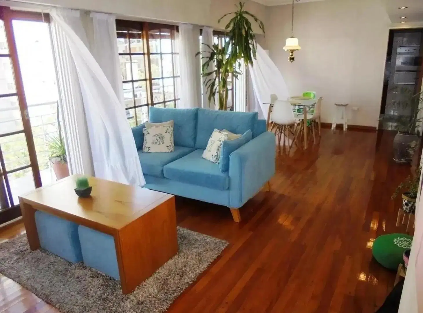 Venta. Piso. 5to. Luminoso. Flores. Doble cochera.160m2. Impecable. 5