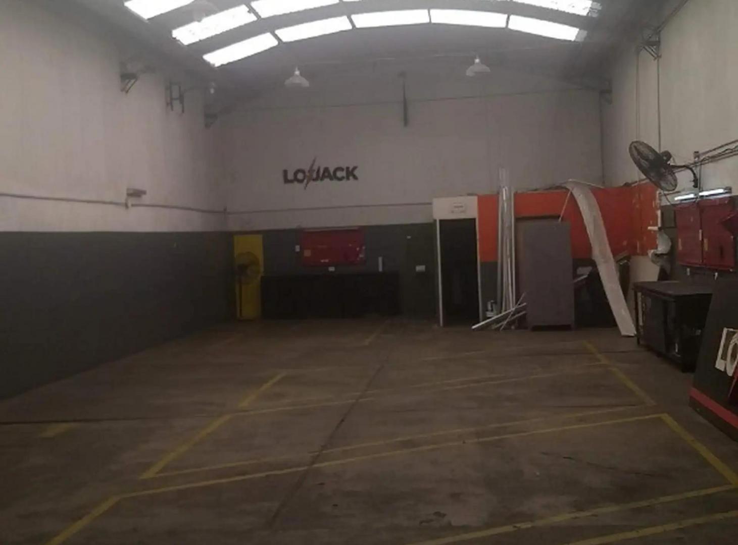 Foto de EXCELENTE DEPOSITO 485m2. LINIERS. ENTRADA CAMION. PLANTA LIBRE. Mixtura 3. OFICINAS, imagen 1
