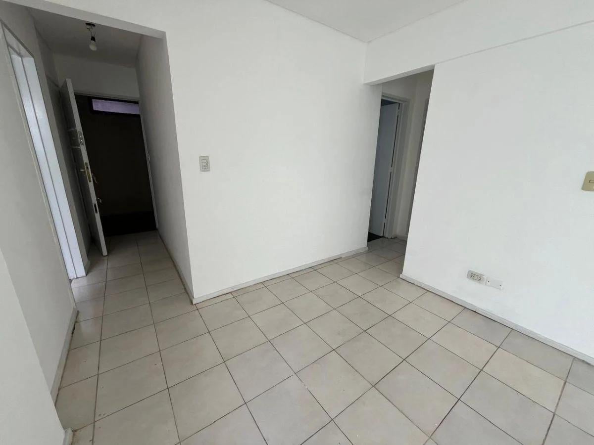Departamento Monoambiente en zona residencial Caballito luminoso. 2do Lateral