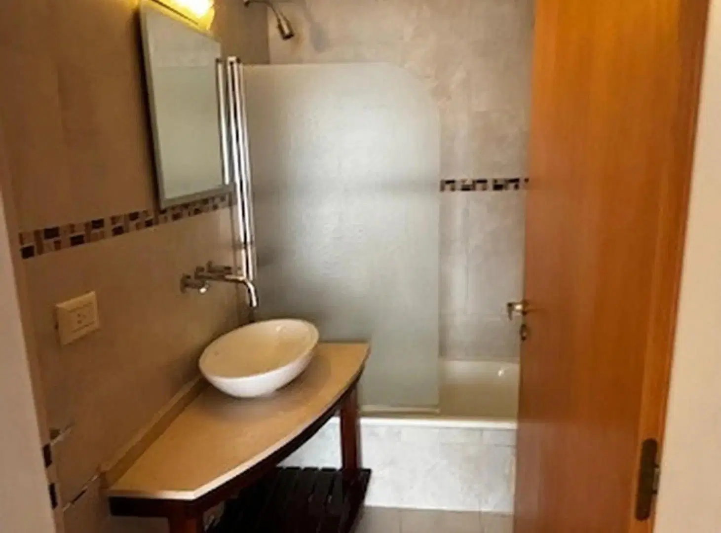 Alquiler. Depto. Semipiso. 4amb.120m2. Villa Urquiza. Cochera. Baul. SUM. Pileta. 4