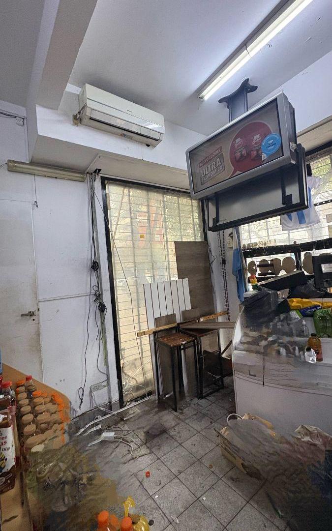 Foto de Local 25m2. Caballito. En esquina sobre Av. Directorio. Apto todo rubro., imagen 1