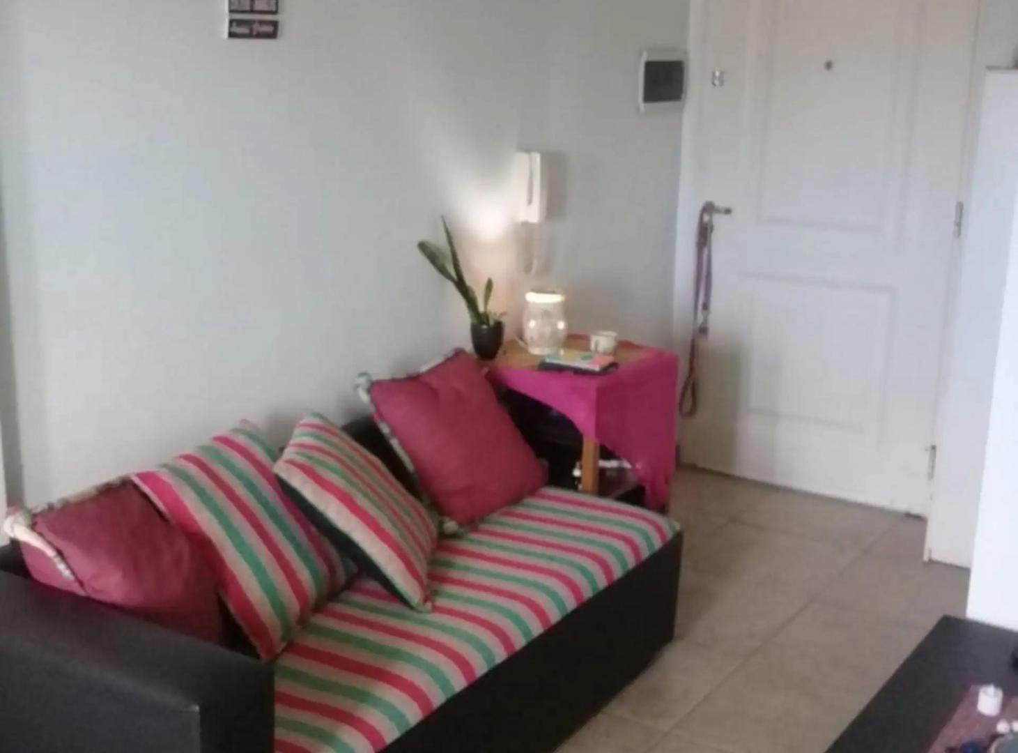 Foto de Alquiler. 2 ambientes. Liniers. Balcon terraza. Impecable. 35m2., imagen 2