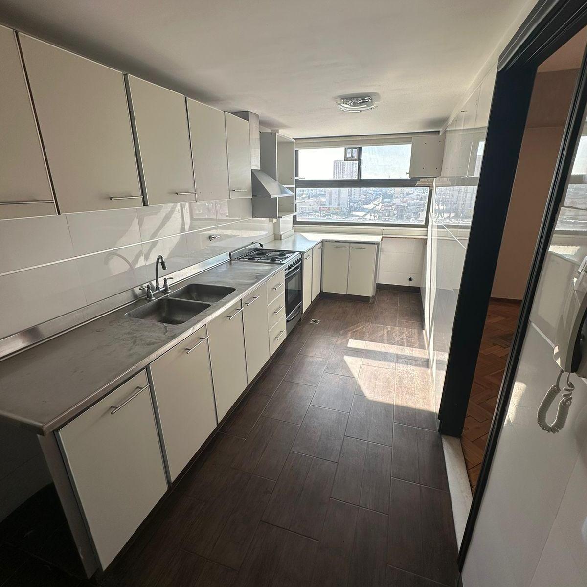 Departamento de 3 Ambientes en Lanus Oeste. 2