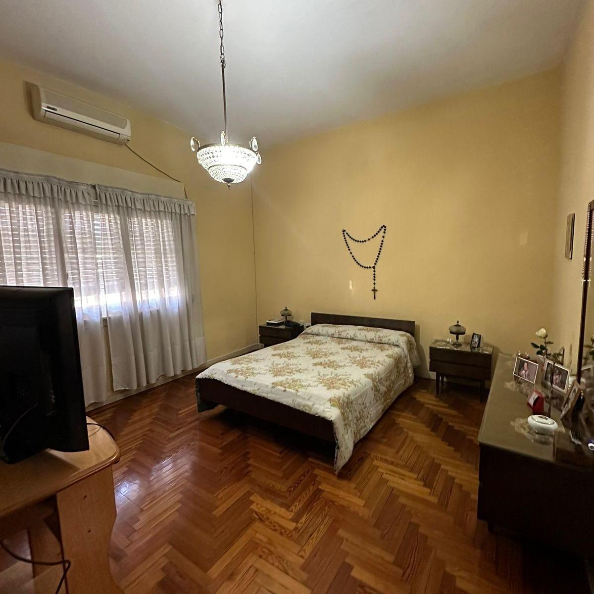 Venta Excelente Casa en Lanús Oeste. 4