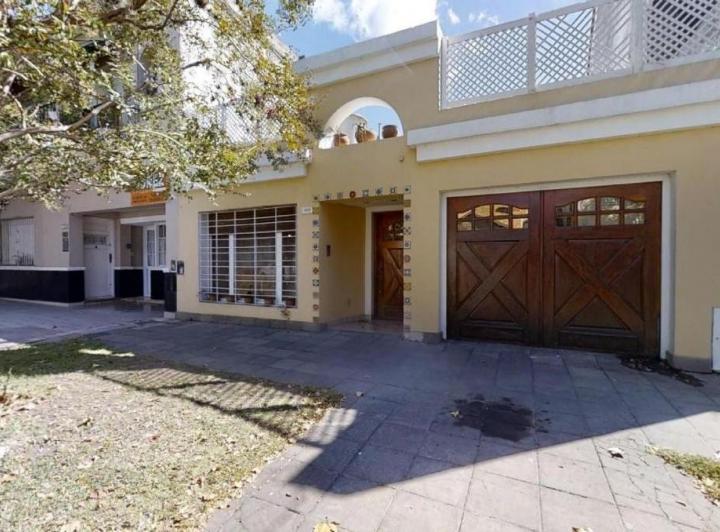 Casa en Venta de Cuatro Ambientes en Banfield