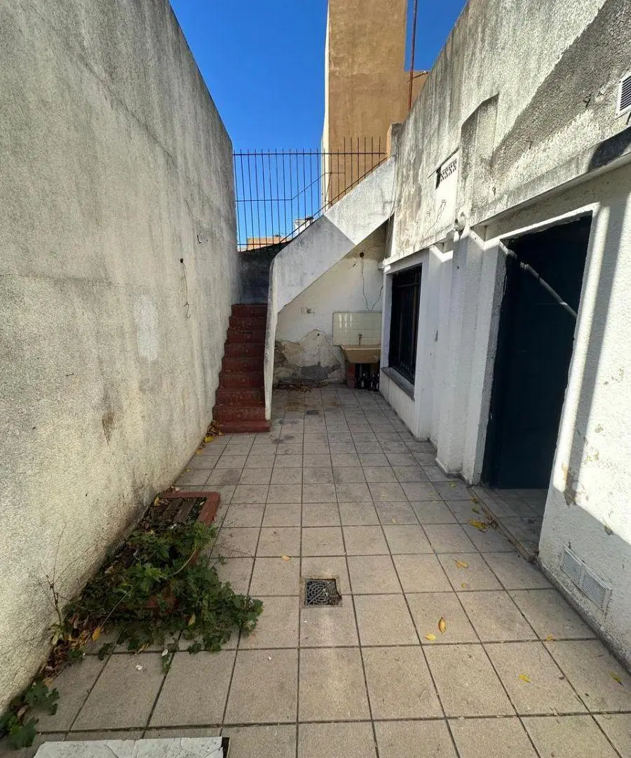 PH tipo casa al frente en alquiler en Lanus Este 4