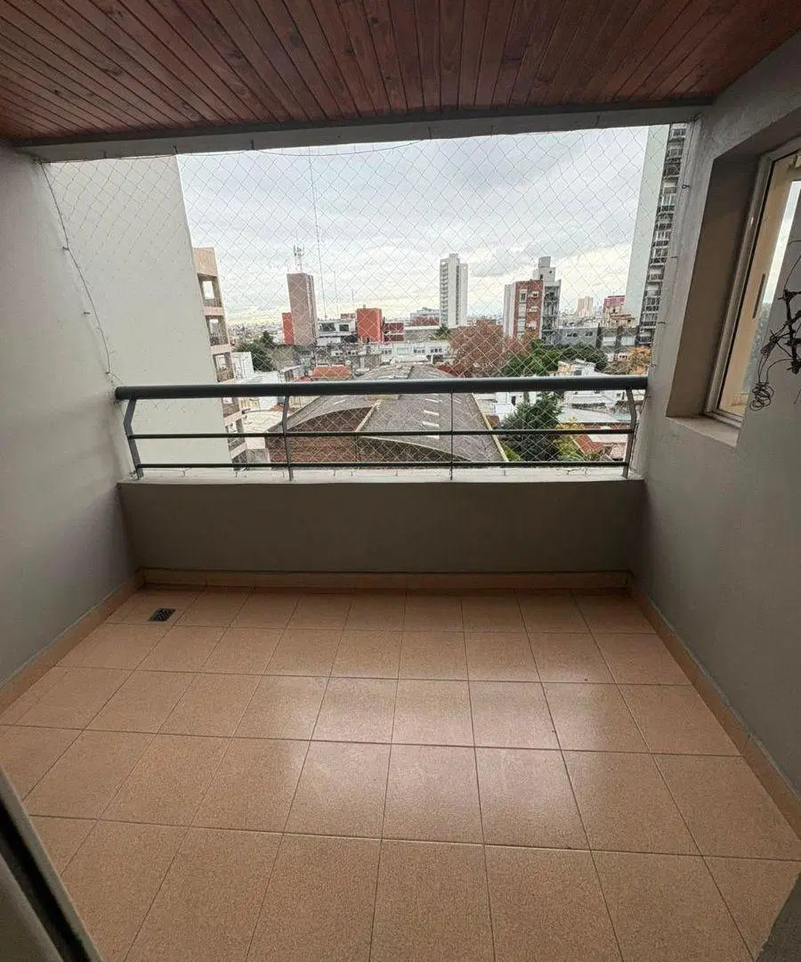 Departamento de 46 m2 con 1 dormitorio en alquiler en Lanús Oeste 2