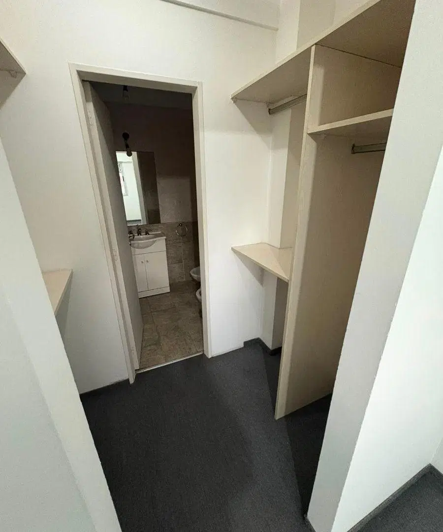 Departamento de 46 m2 con 1 dormitorio en alquiler en Lanús Oeste 5