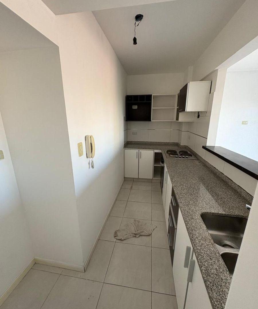 Foto de Excelente departamento en alquiler en Lanus Oeste, imagen 1