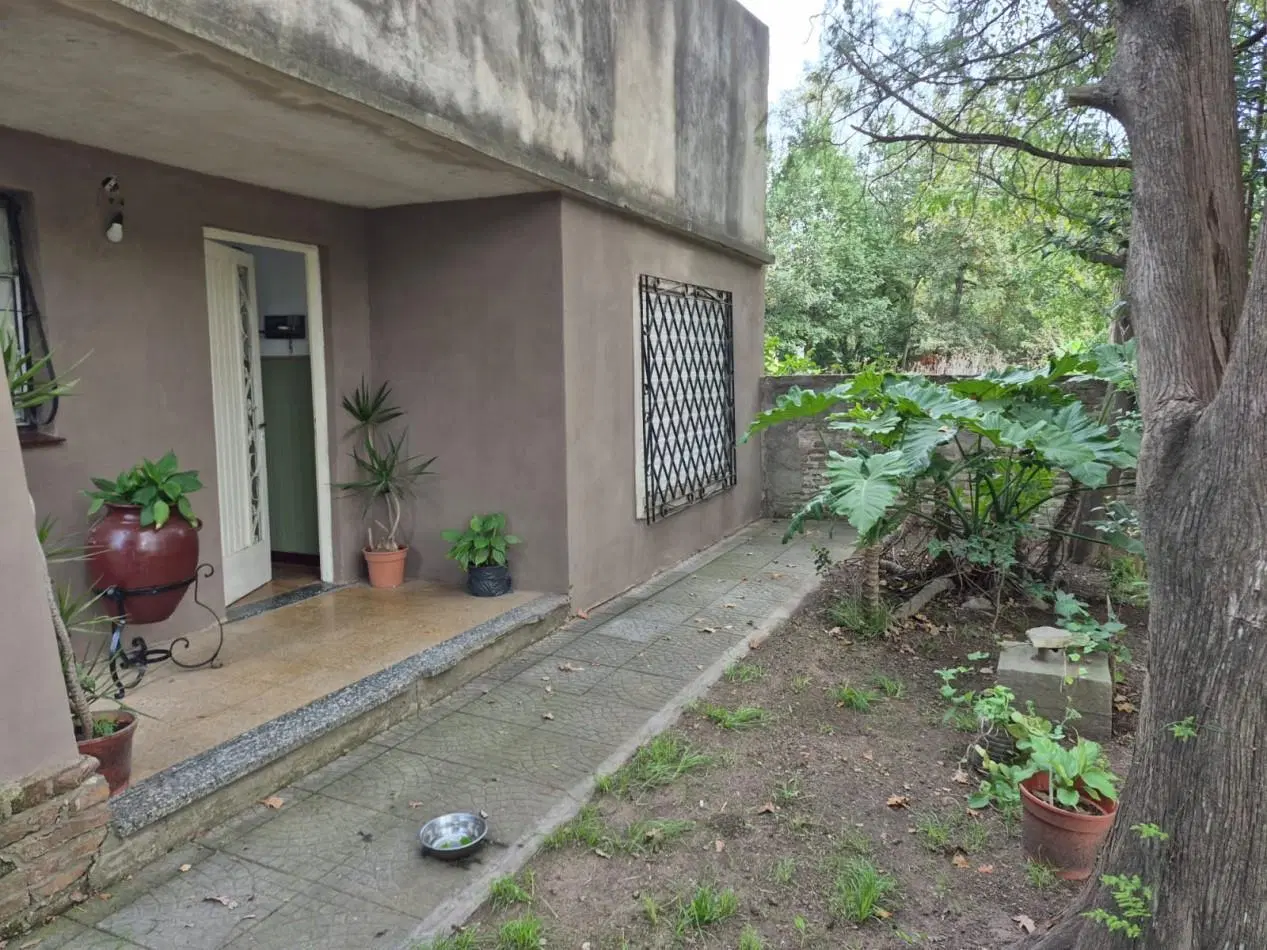 PROPIEDAD EN VENTA BRANDSEN 4