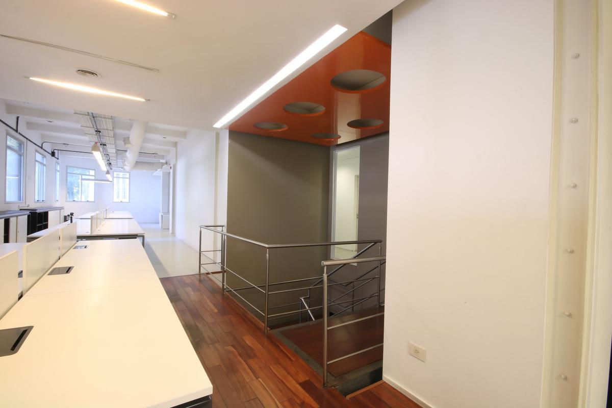 Edificio de Oficinas Plug And Play And Play 3