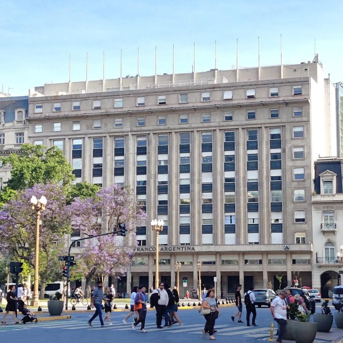 Oficina ubicada “La Franco Argentina” edificio emblemático frente a Plaza de Mayo.