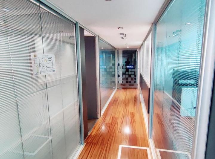 Foto de Oficina en alquiler sobre Av 9 de Julio lista para entrar., imagen 5