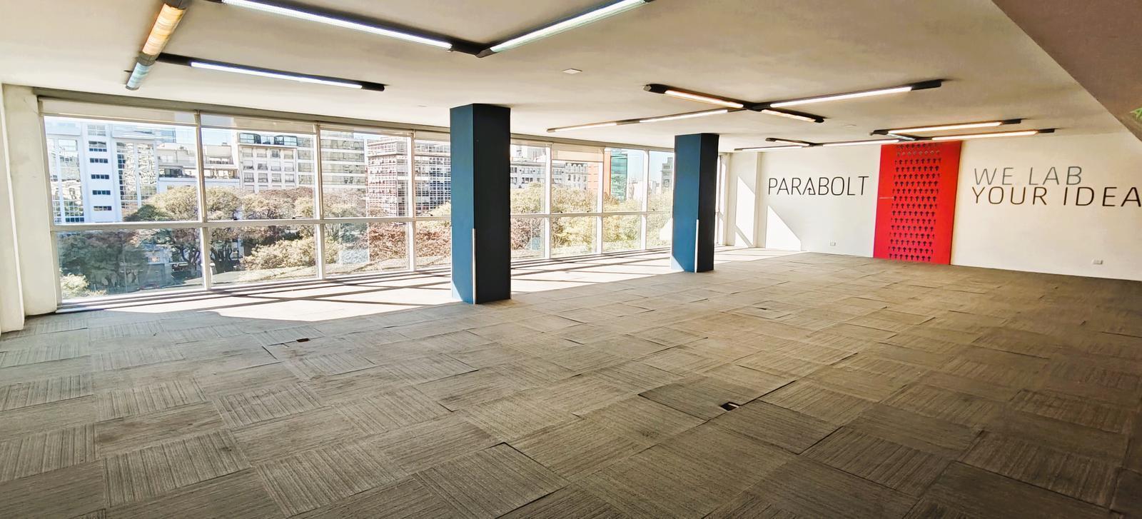 Oficina en planta libre sobre Av 9 de Julio