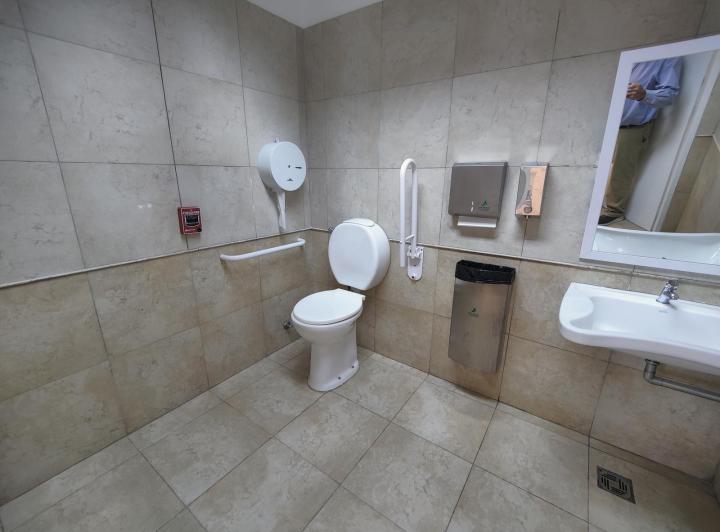 OPORTUNIDAD!! Oficina amoblada con amenities lista para entrar. 4
