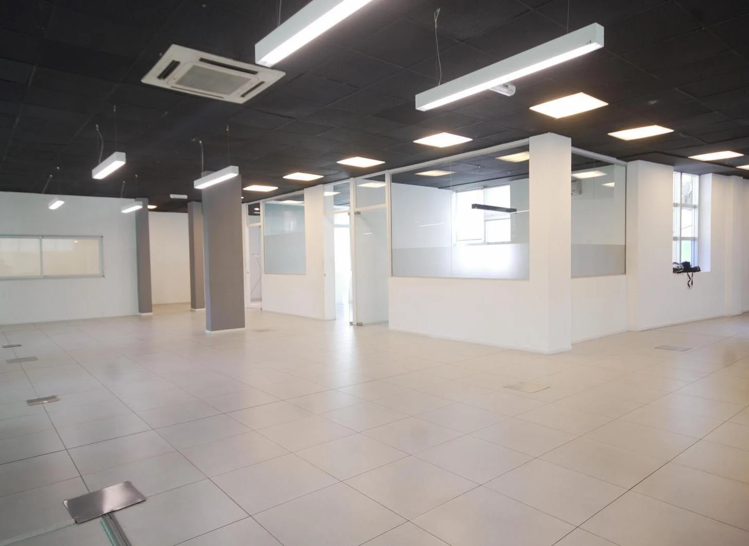 Foto de OPORTUNIDAD Oficina en Alquiler en Palermo lista para entrar, imagen 4