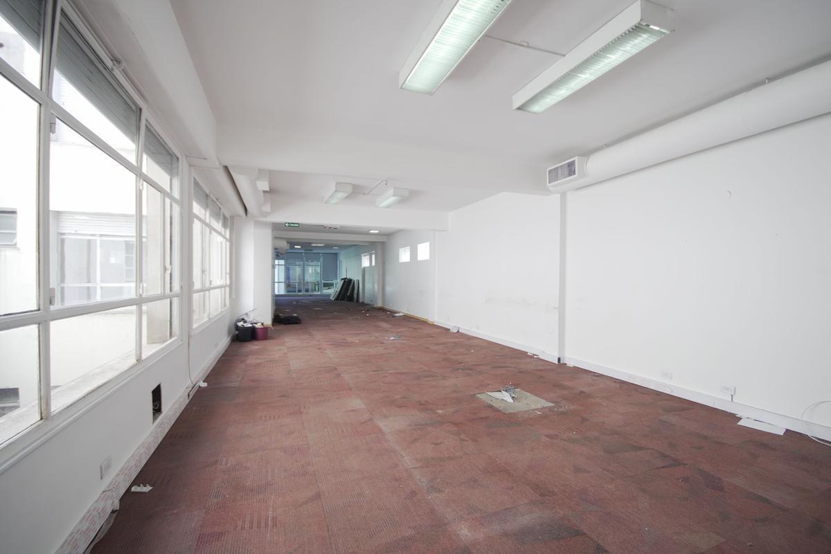 Foto de Oficina en Alquiler lista para entrar proxima a Galerías Pacífico, imagen 4