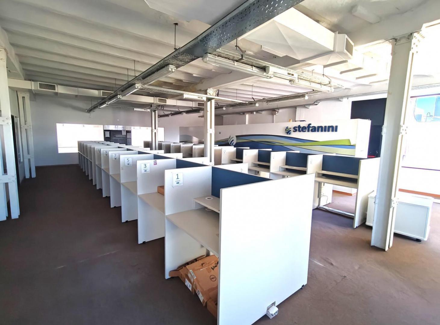 Oficina en planta libre lista para entrar en El Distrito Tecnológico