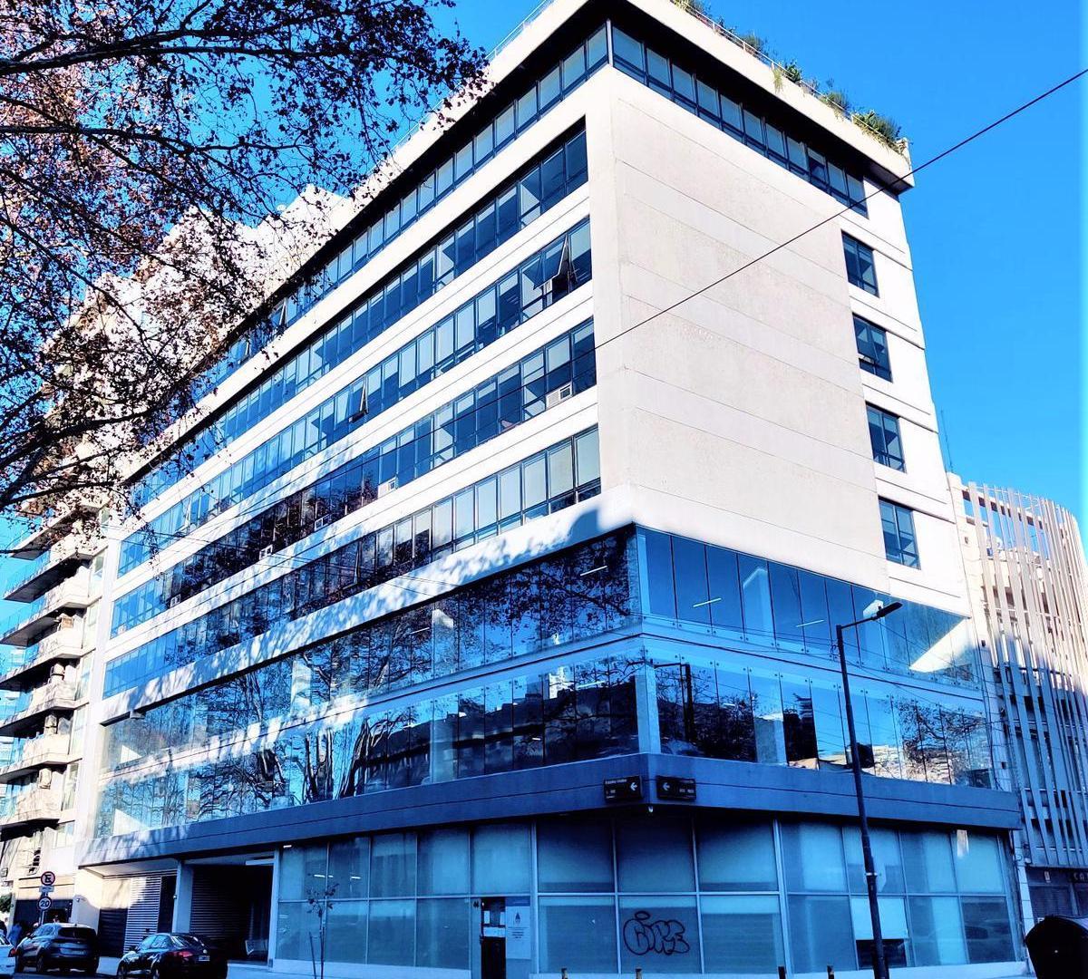 Oficina en  Alquiler con vista a Puerto Madero lista para entrar