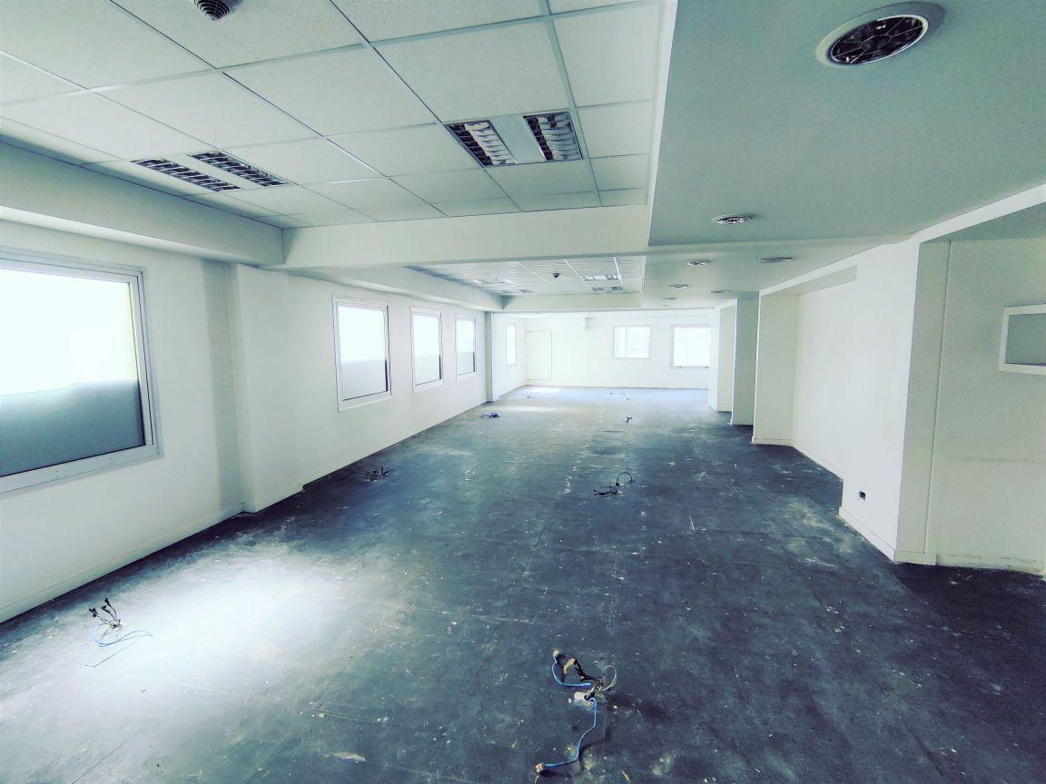 Foto de Edificio de oficinas en esquina., imagen 4