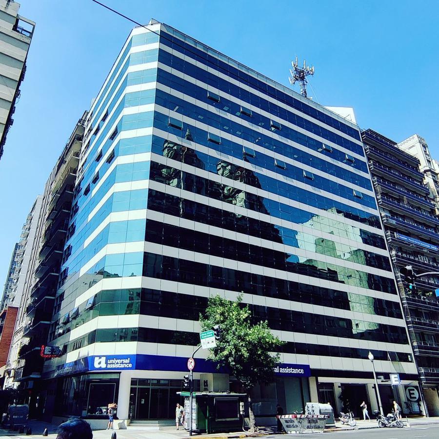 Edificio de oficinas en esquina