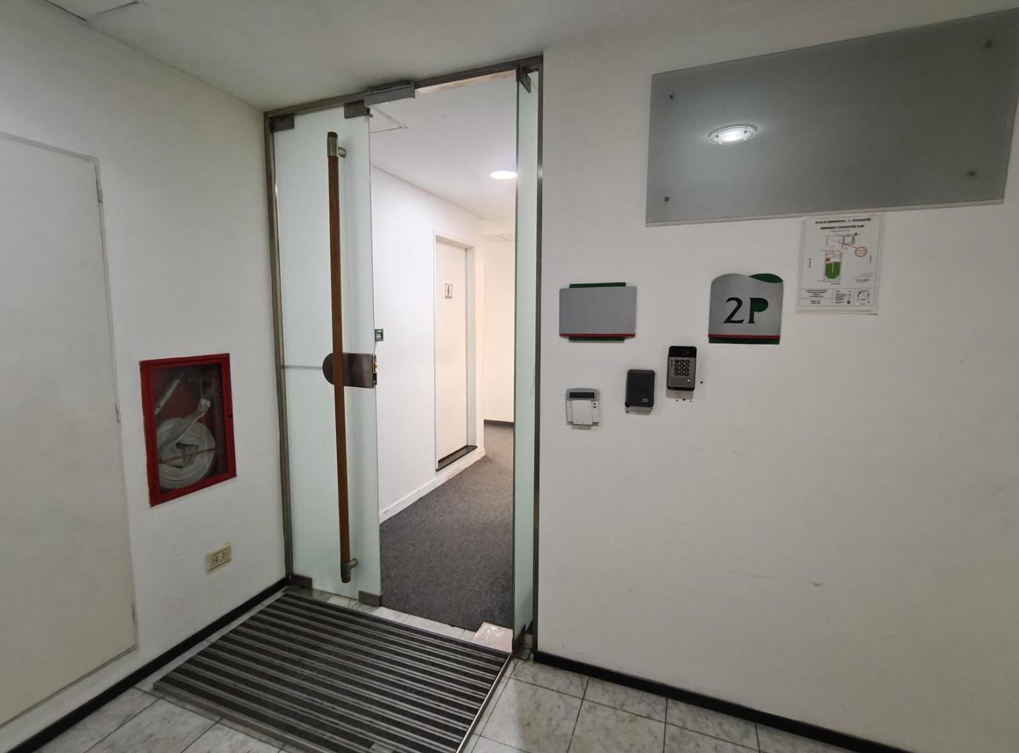 Oficina en alquiler lista para entrar en Lomas de San Isidro