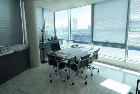 Oficina lista para entrar con terraza y vista al rio en  Palermo 3