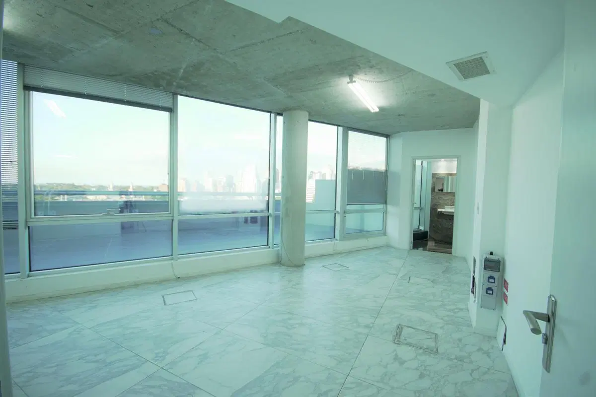 Oficina lista para entrar con terraza y vista al rio en  Palermo 5