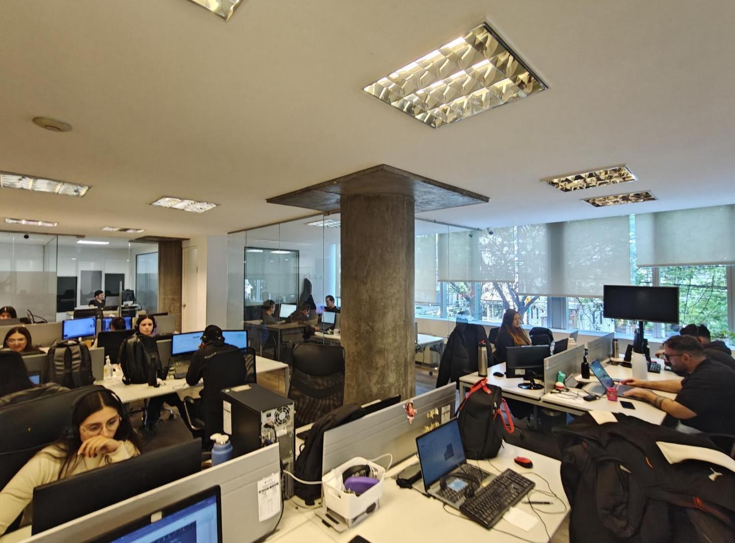 Foto de Oficina en alquiler lista para entrar sobre Av del Libertador, imagen 5