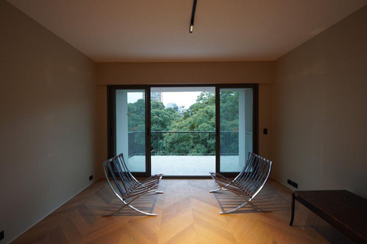 Foto de Arenales 1500 Excelente 2 amb con balcon terraza, vista y luz, imagen 1