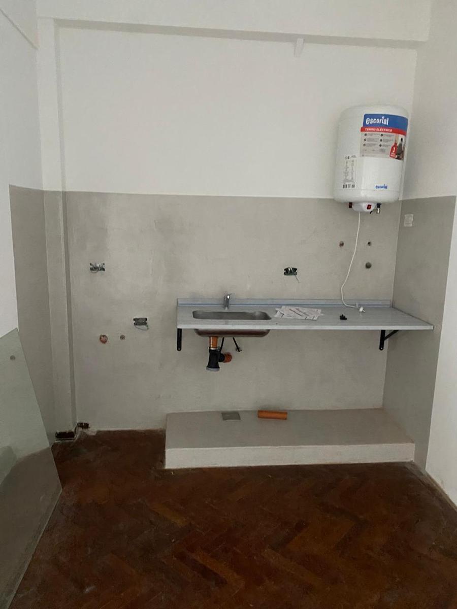 Montevideo Esq. Perón - 3amb - a Nuevo - Categoría - Parquet - 45 m² 1