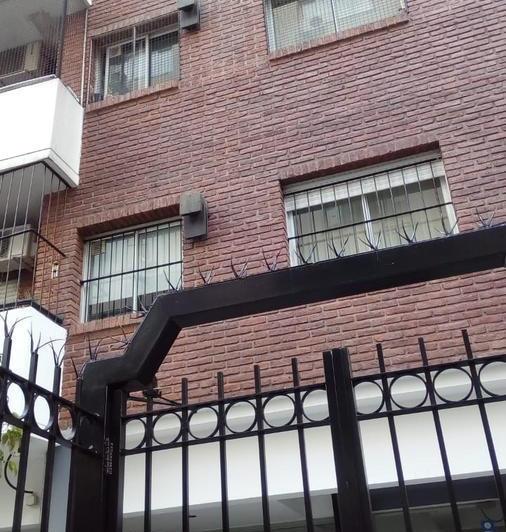 Av.Belgrano y Chacabuco-2 amb. con balcon al frente-lavadero-Torre-Muy luminoso! 43m2- 5