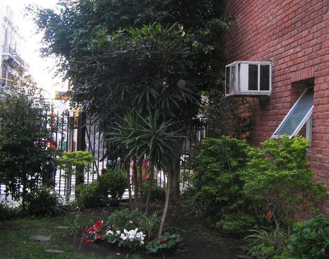 Av.Belgrano y Chacabuco-2 amb. con balcon al frente-lavadero-Torre-Muy luminoso! 43m2- 3