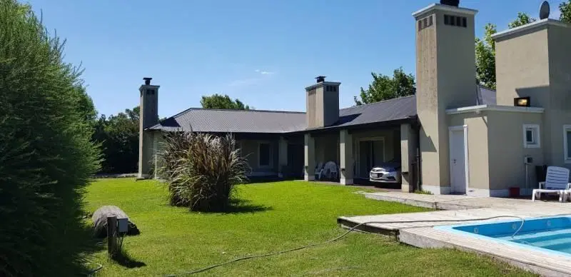 ALQUILER-Haras del sur-Casa 5amb.Muy linda!! Pileta-Parrilla-231m2-Terreno 1588m2 3