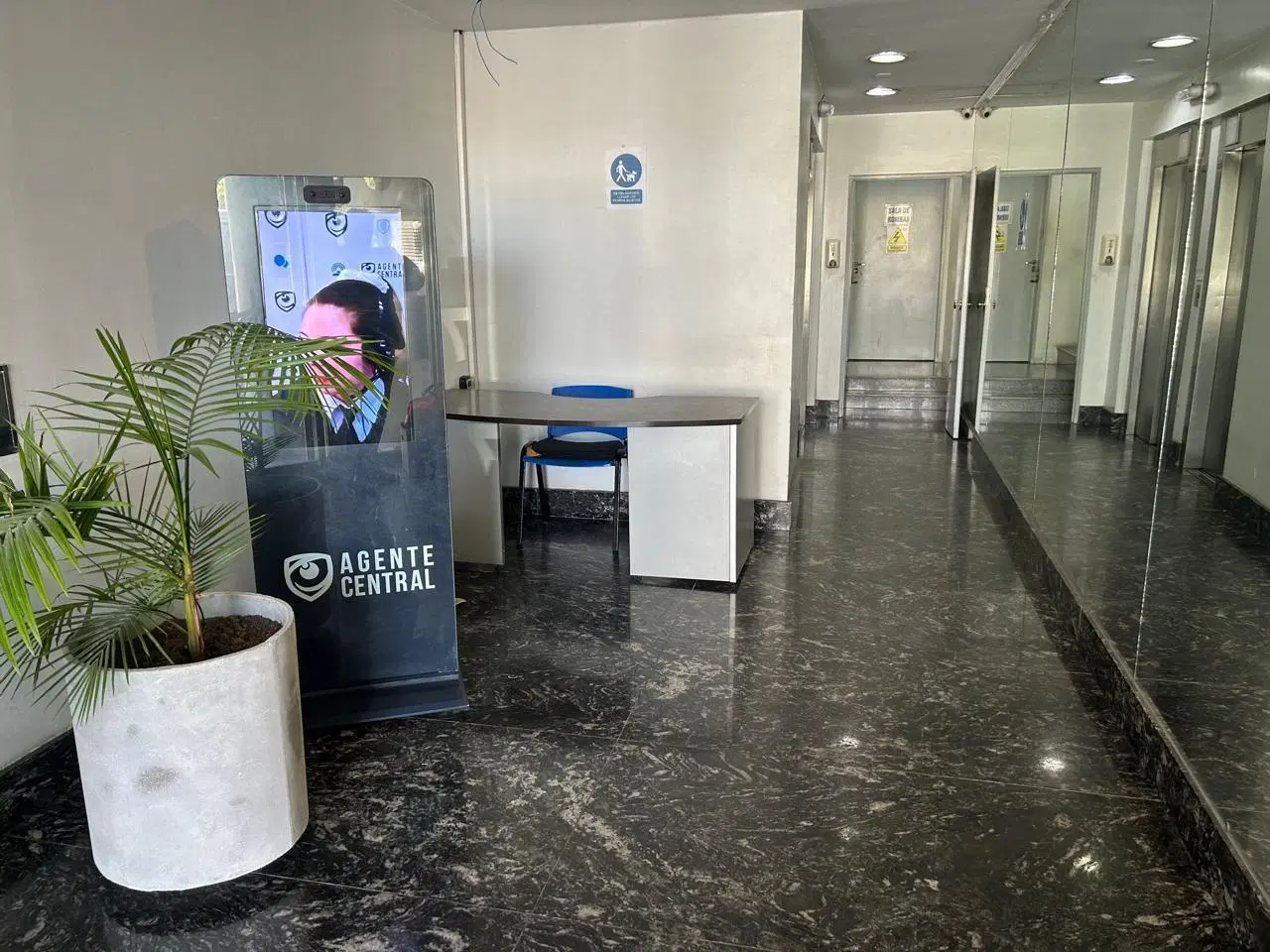 Av.Corrientes-S.Dumont-2 Amb.piso alto con balcon-Muy lindo! 42m2-Amenities-Cochera-Vig 24hs. 4