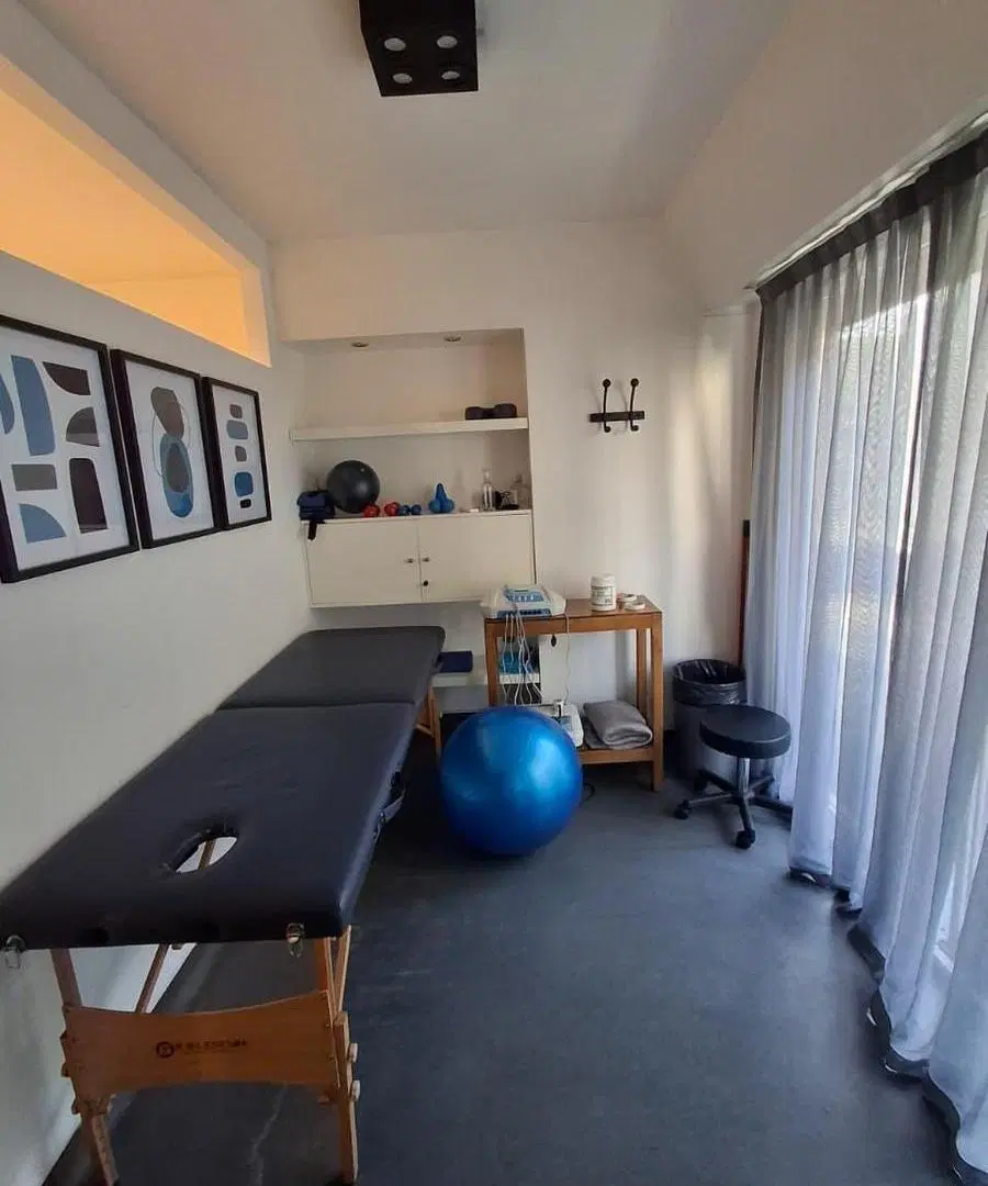 ALQUILER-Paraguay-Azcuenaga- 4 amb. con balcón al frente-piso alto-Apto prof/vvda/consultorio-80m2 2