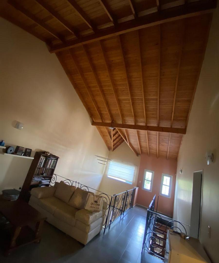 Foto de Hermosa casa-Venta-Lanús O-6amb-2plantas-coch-quincho-parrilla-lavad.-jd, imagen 4
