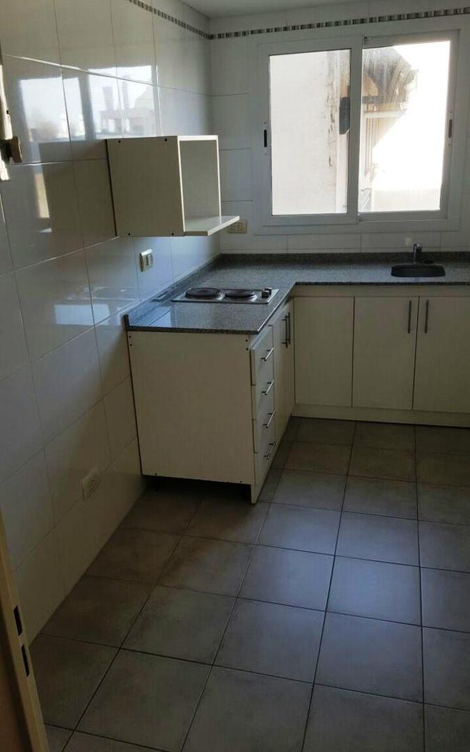 Foto de Alquiler-Martinez-Av.S.Fe y Stgo.del Estero-1 1/2 amb-balcon, imagen 3