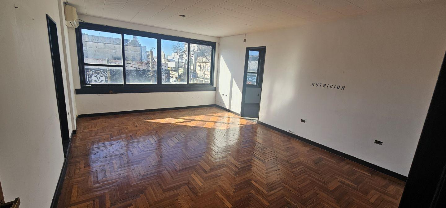 Foto de Alquiler de Oficina 5 Ambientes en Munro, imagen 1