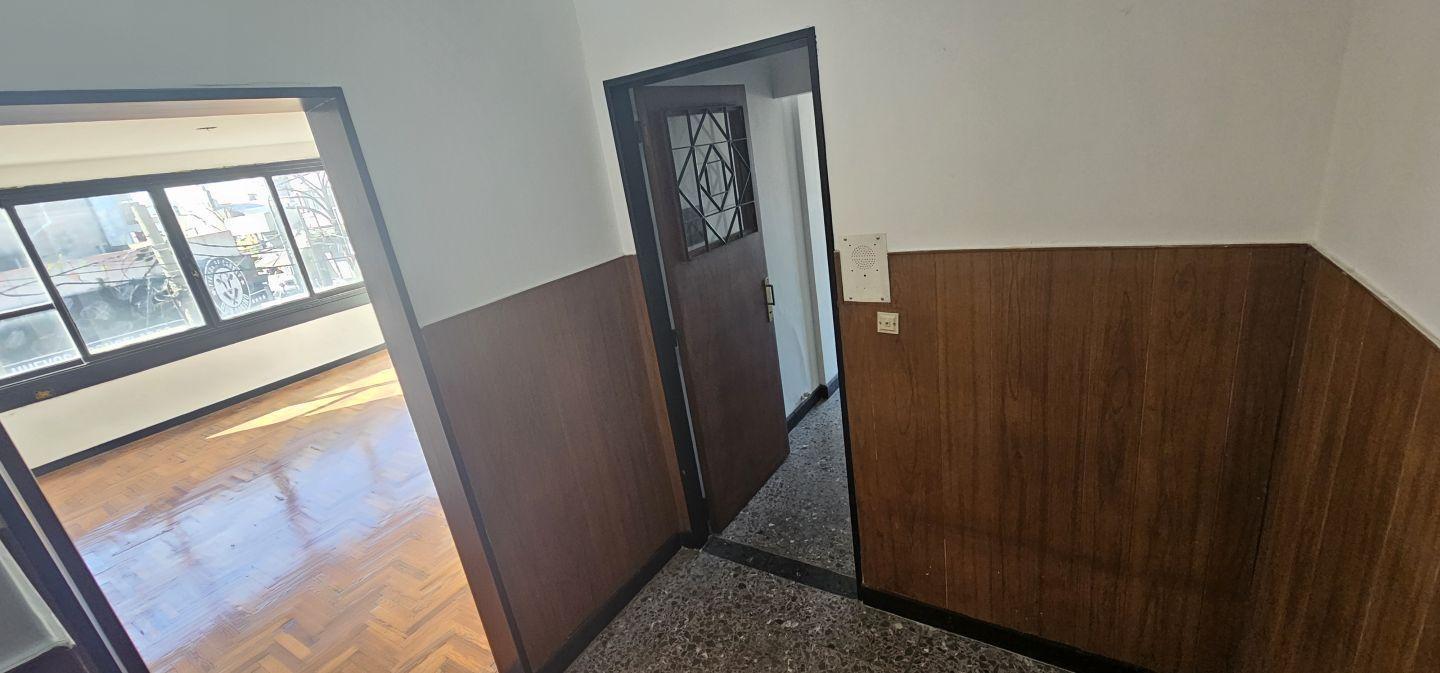 Foto de Alquiler de Oficina 5 Ambientes en Munro, imagen 3