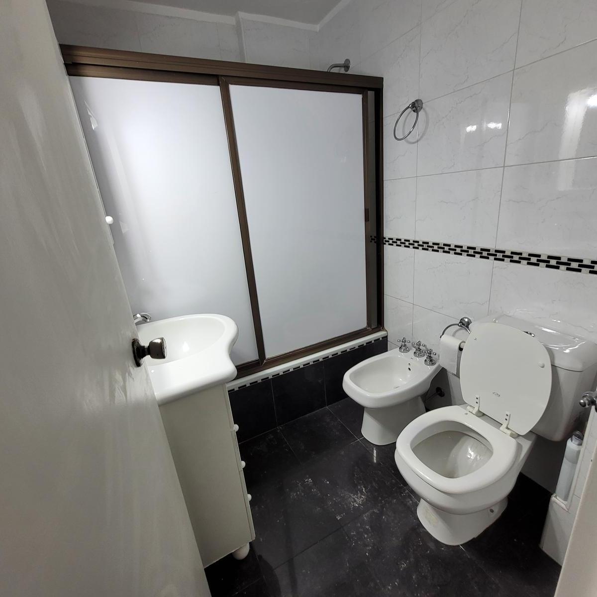 Departamento 5 Ambientes 140 m con Balcon y Cochera Fija 5