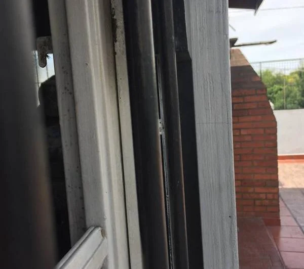 EXCELENTE CASA EN ALQUILER 2 PLANTAS CON TERRAZA IMPECABLE 2
