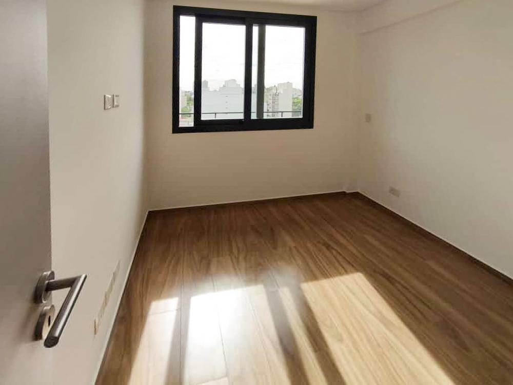 VENTA Departamento tres ambientes en Flores