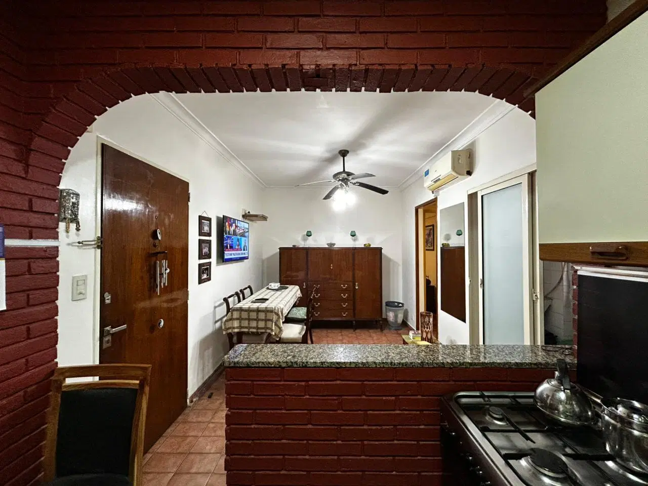 VENTA Departamento tres ambientes mas escritorio en Almagro. 2