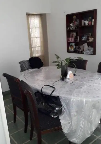 PH CASA DE 200MTS CON PATIO Y JARDIN 4 AMBIENTES SIN EXPENSAS 3