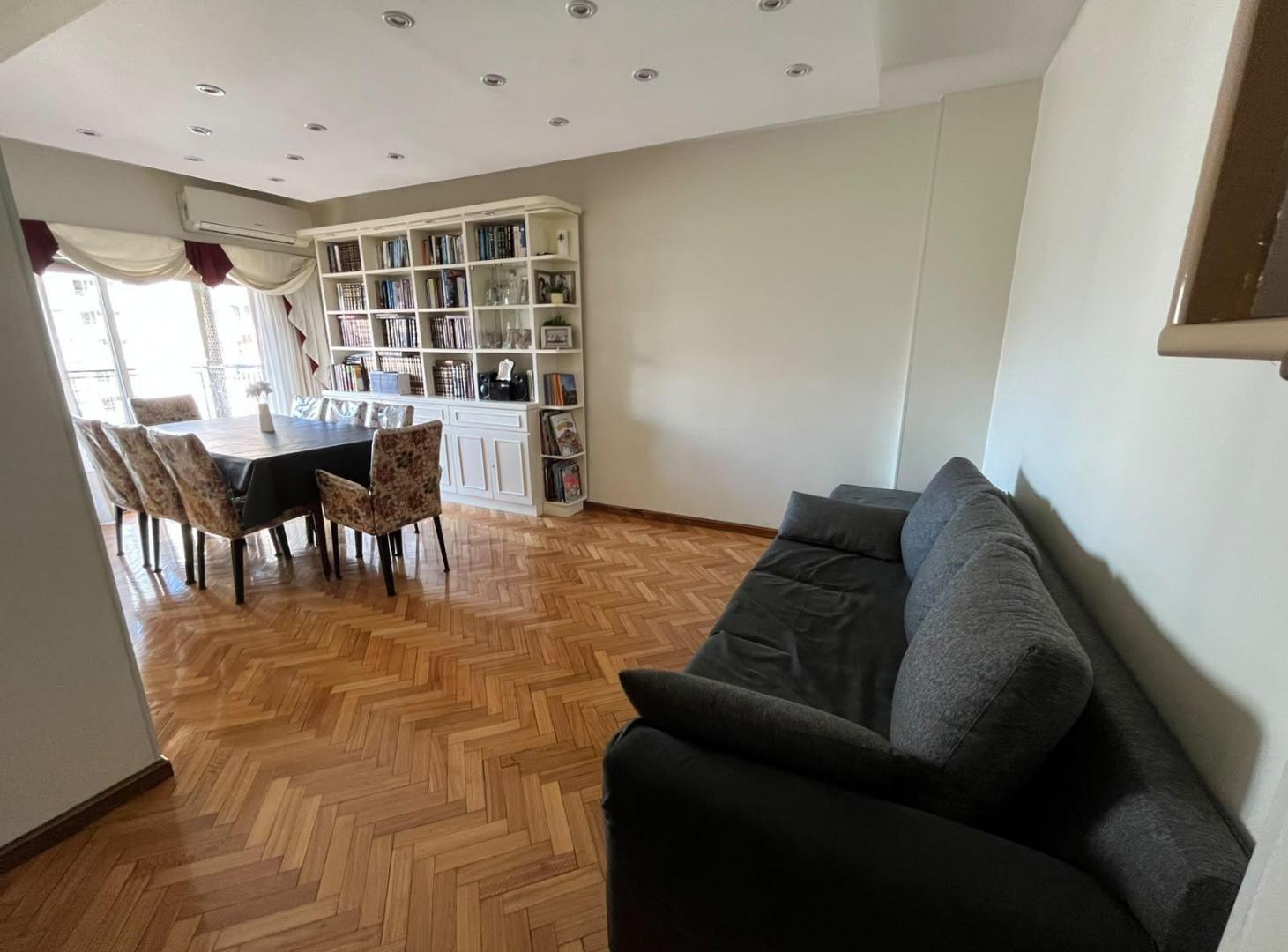 Foto de 3 AMBIENTES CON DEPENDENCIA, BALCÓN CORRIDO Y VISTA PANORÁMICA – AV, imagen 3