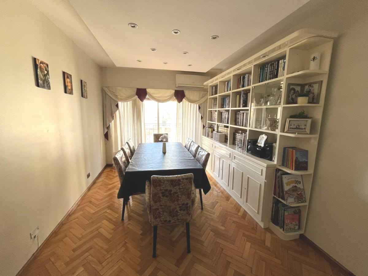 Foto de 3 AMBIENTES CON DEPENDENCIA, BALCÓN CORRIDO Y VISTA PANORÁMICA – AV, imagen 2