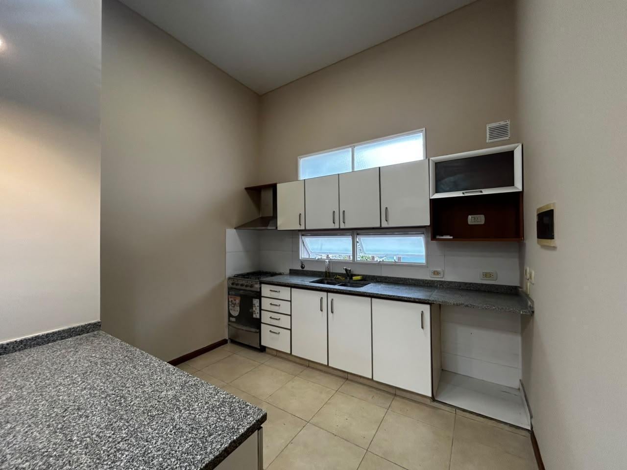 Foto de Venta PH 3 ambientes con terraza y cochera en Villa Devoto, imagen 2