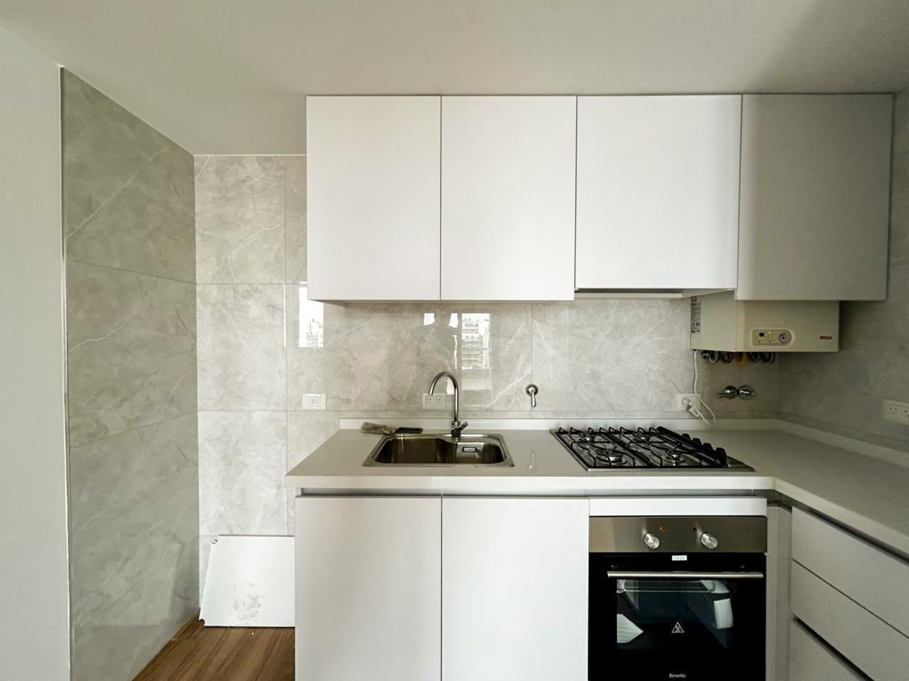 Foto de VENTA Departamento tres ambientes en Flores, imagen 3